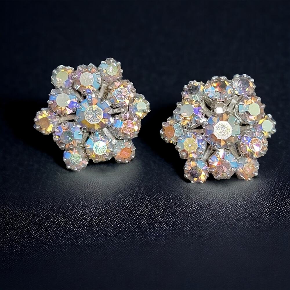 Vintage Weiss Iridescent Clip-on Earrings